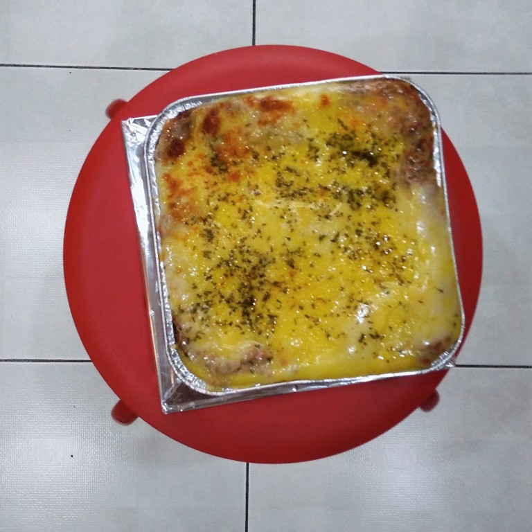 Lasagne Cancan Kitchen Jatiasih dalam besek 