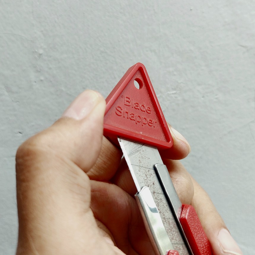 Keping pemotong bilah cutter yang terpisah dari badan Kenko L-500
