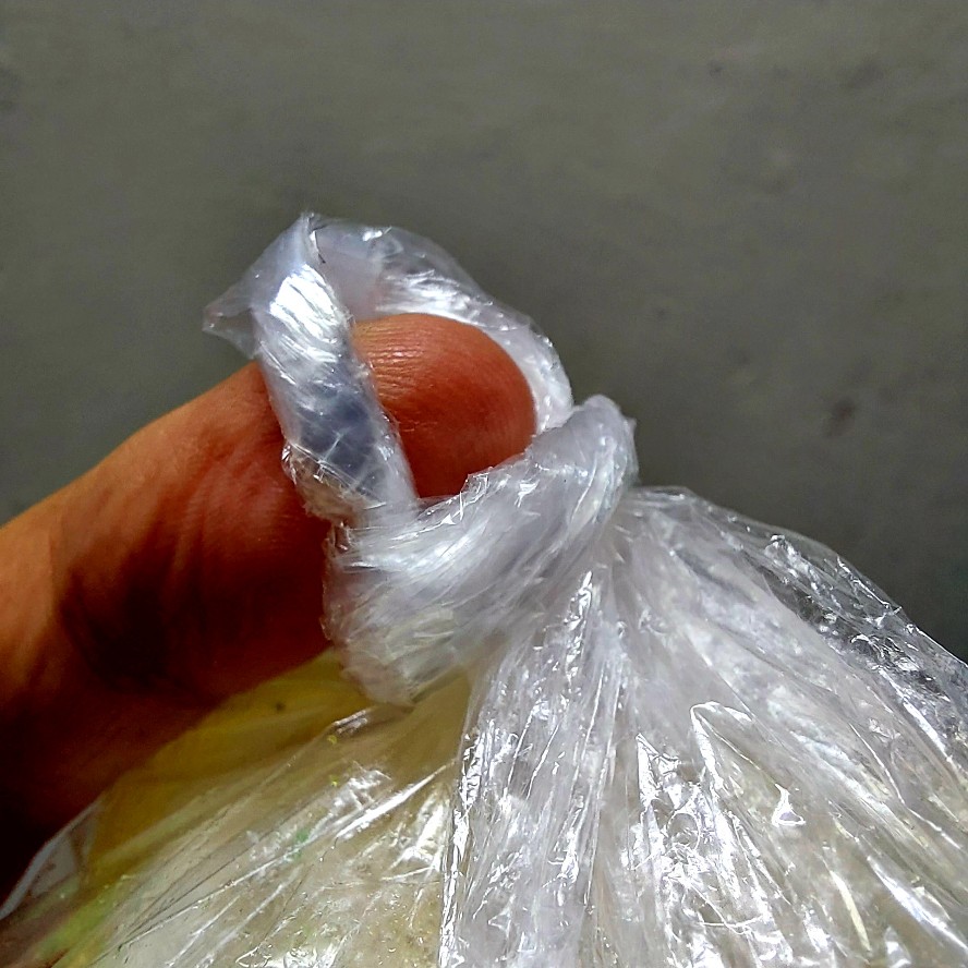 Simpul longgar bukan simpul mati pada kantong plastik makanan 