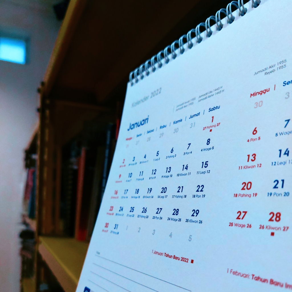Kalender meja dari BRI dengan hari pasaran Jawa 