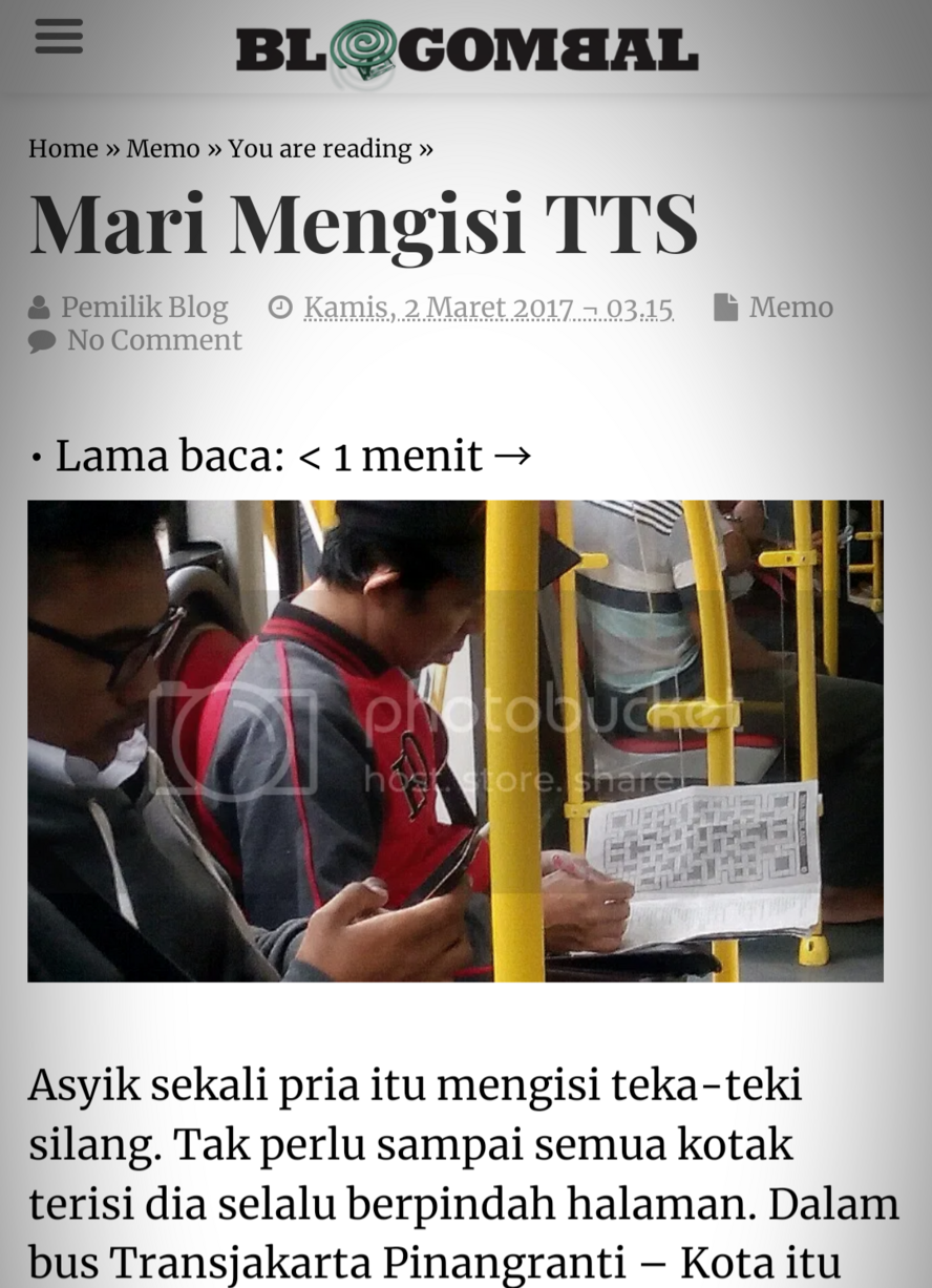 Mengisi TTS dalam bus Transjakarta 