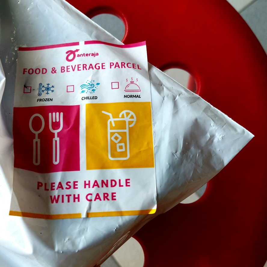Kotak centang dalam label paket makanan Anteraja