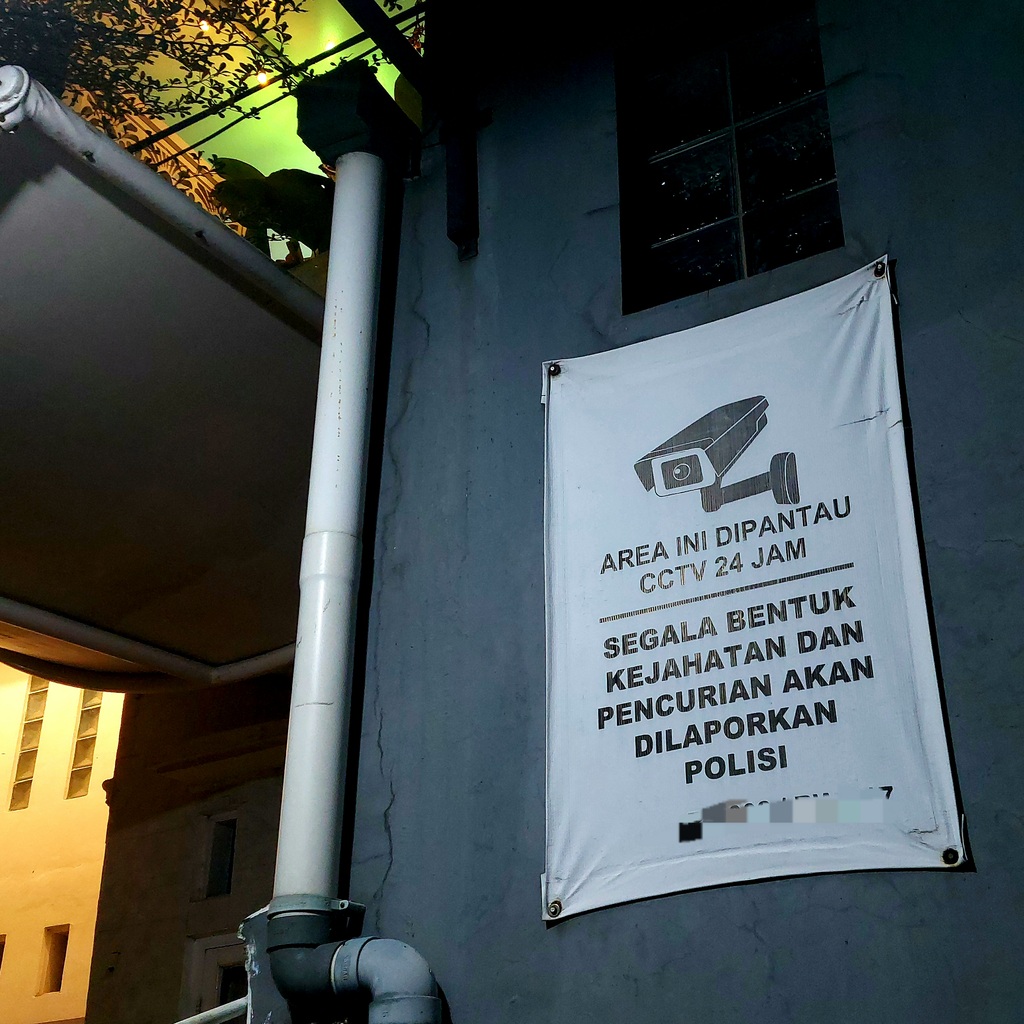 CCTV di sebuah kompleks perumahan di Bekasi 