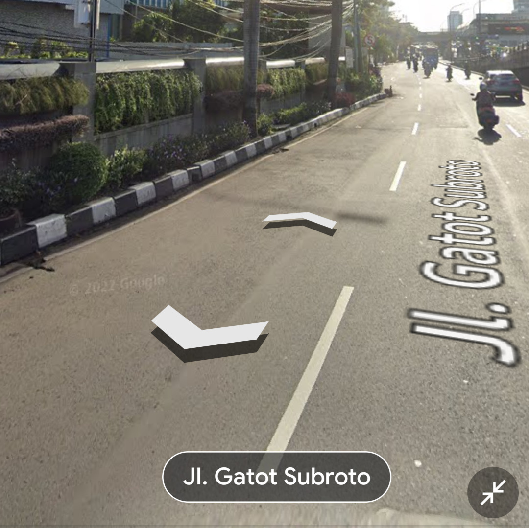 Trotoar sempit depan RS Medistra Jakarta 