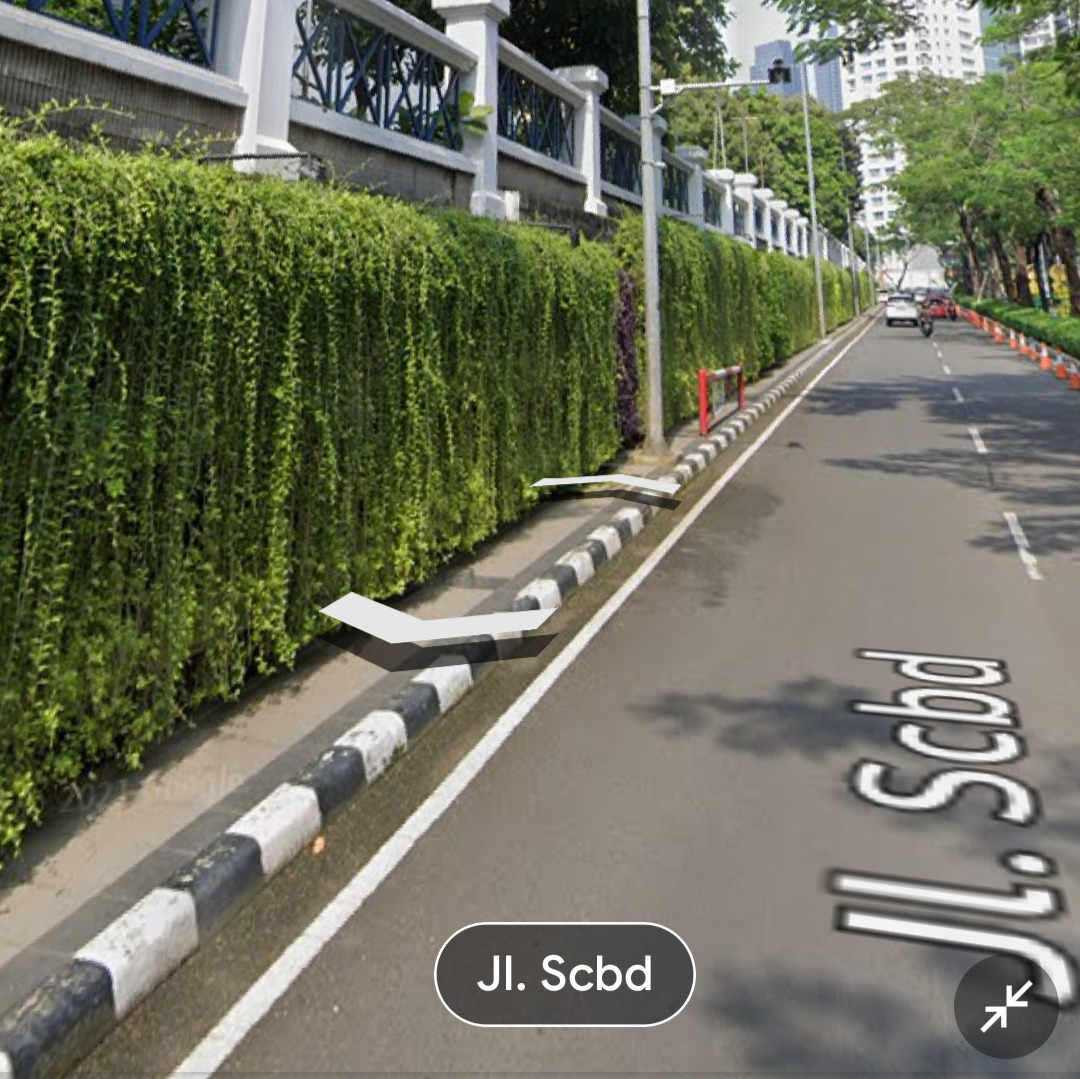 Trotoar sempit di SCBD Jakarta 