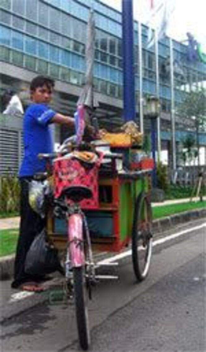 Gerobak sepeda wedang jahe di mega kuningan Jakarta 