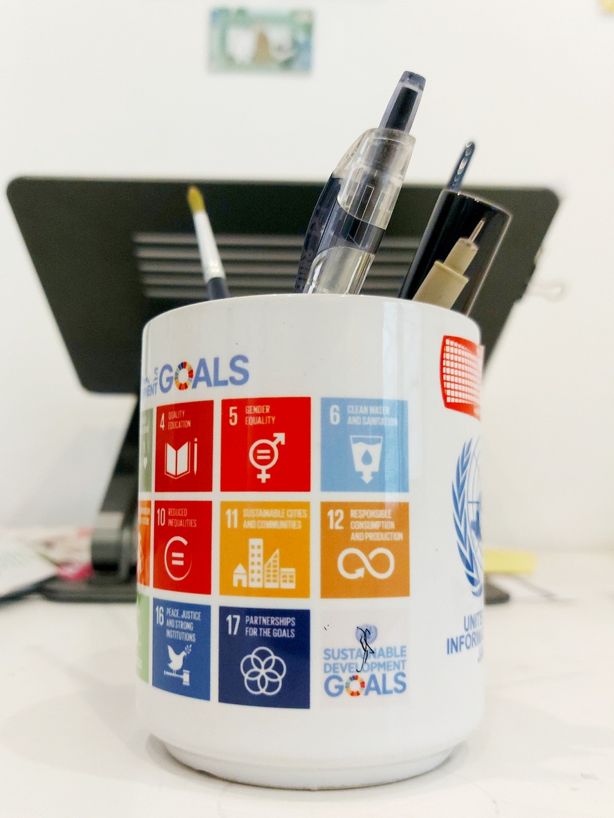 17 isi SDGs dalam dekorasi mug kantor PBB Jakarta 