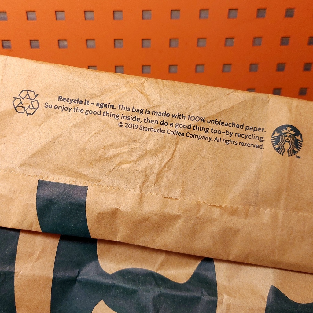 Kantong kertas roti Starbucks tidak dikelantang