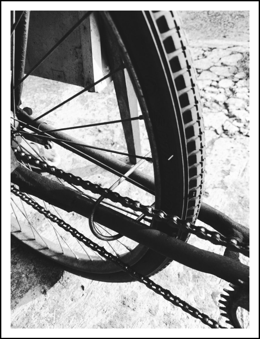 Stopper roda sepeda dan cagak kayu 